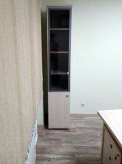 Узкий шкаф для офиса